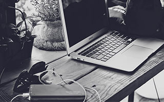 华体会官网-胜利被扳平！西马坎送点，多萨里点射破门扳平比分